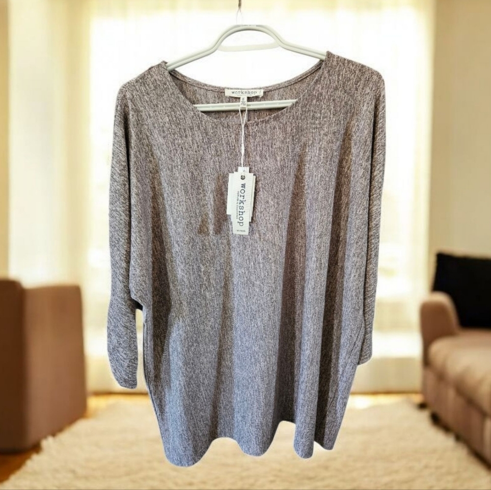 Workshop by Andrea Jovine Gray Knit Top